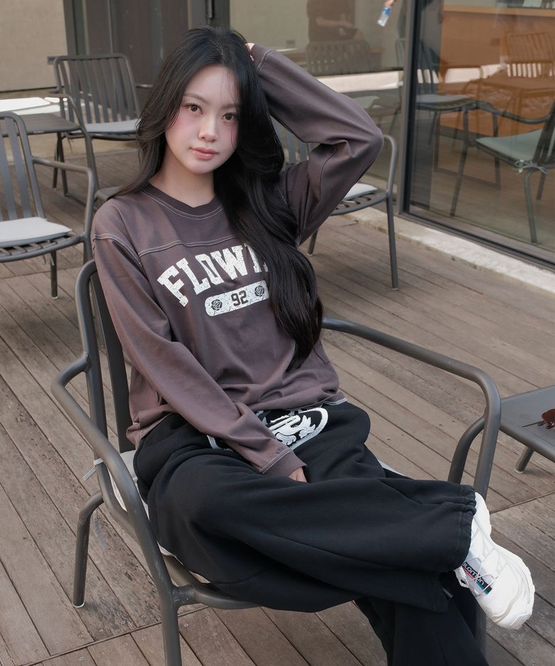 FLOWER STITCH L/S TEE(CHARCOAL)