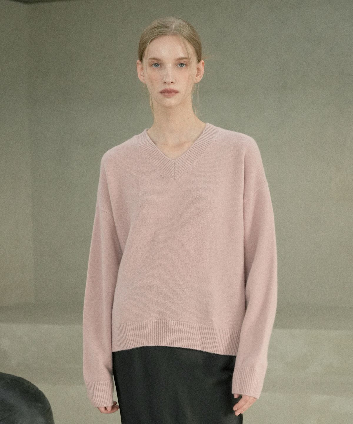 블레티(VLETI) Merino Wool 100% V-neck Knit (pink)