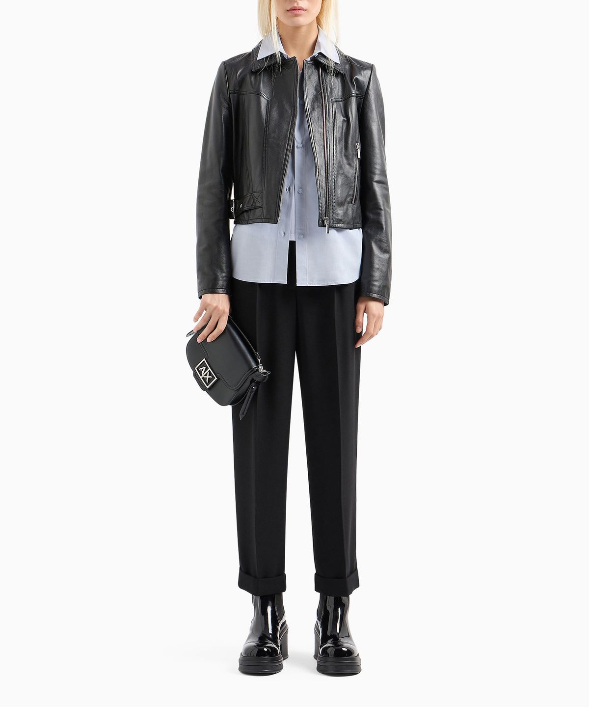 아르마니 익스체인지(ARMANI EXCHANGE) 여성 원 턱 플리티드 롤업 팬츠 _블랙_A424341500