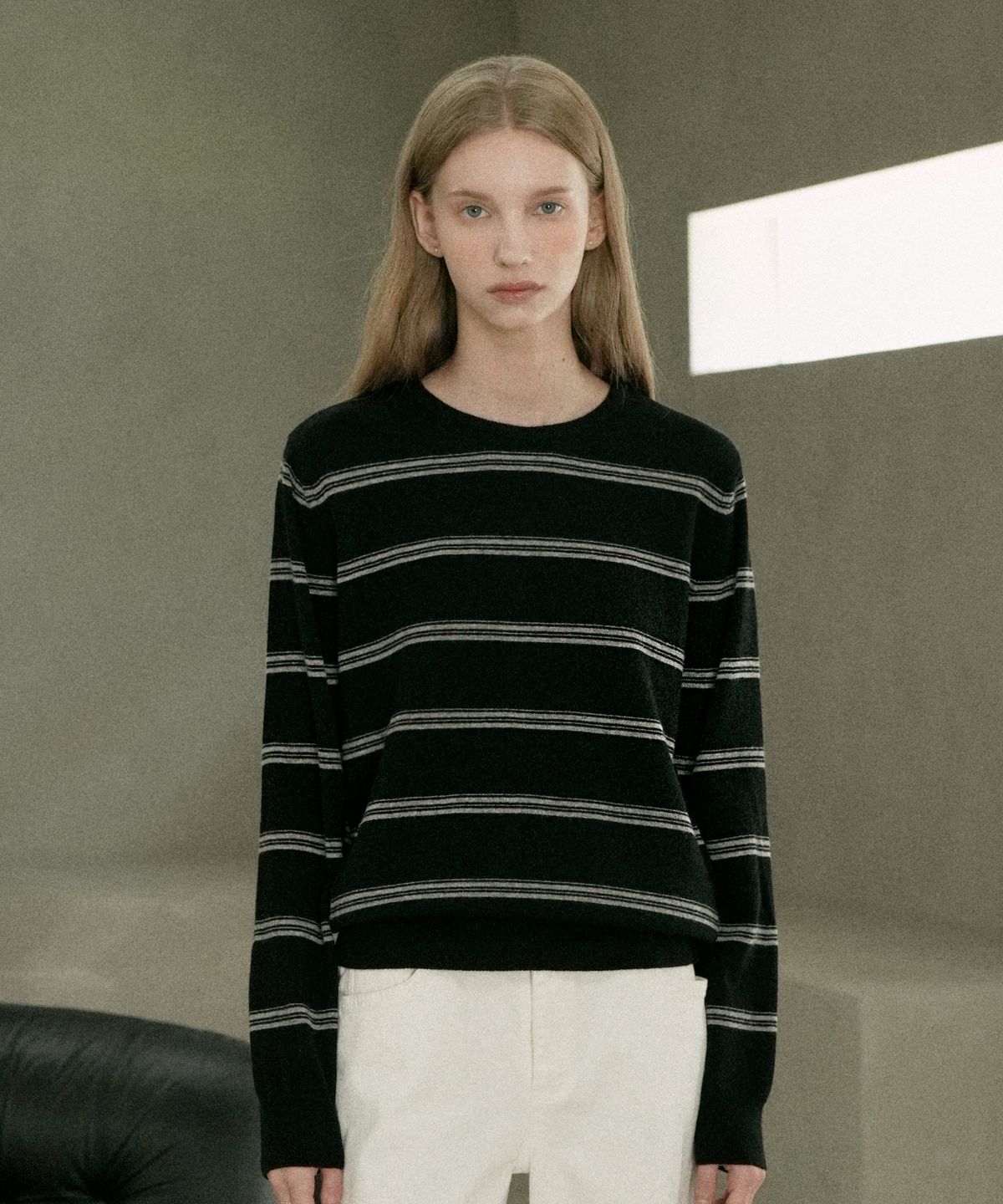블레티(VLETI) Merino Wool 100% Striped Round Knit (black)