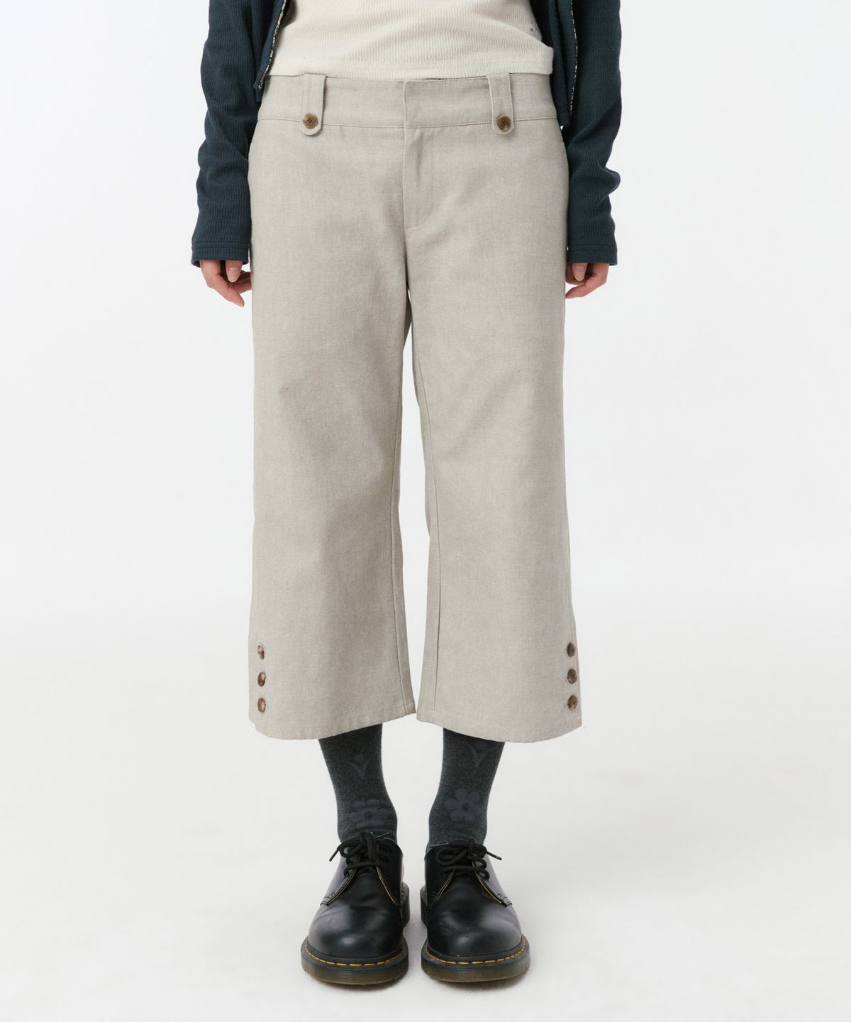 오헤시오(OHESHIO) VINTAGE DOT BUTTON CAPRI PANTS, BEIGE
