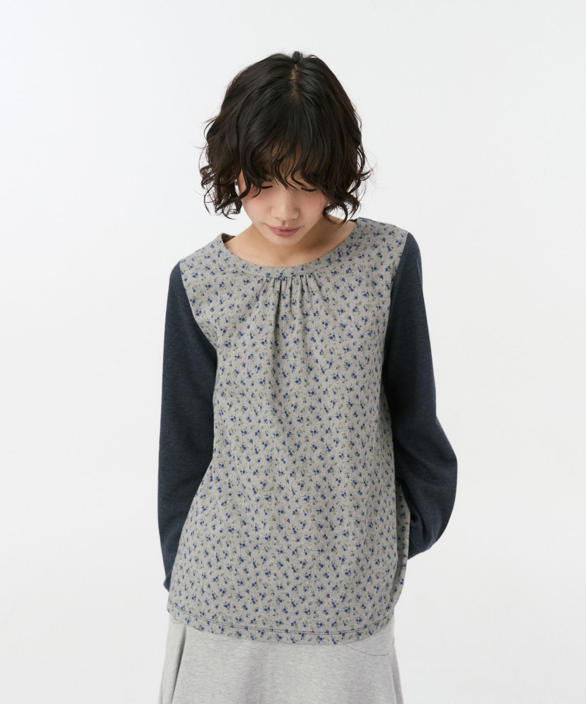 오헤시오(OHESHIO) FLORAL WOVEN PANEL LONG SLEEVE, NAVY
