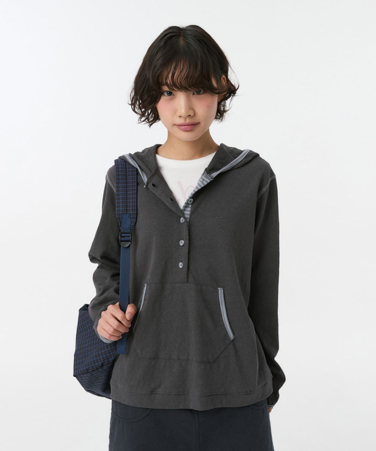 오헤시오(OHESHIO) FLORAL BUTTON HOODED LONG SLEEVE, CHARCOAL