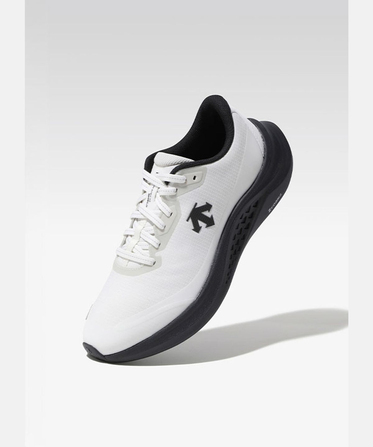데상트(DESCENTE) 런 스텝 V2 쉴드 화이트 SR313RRN91