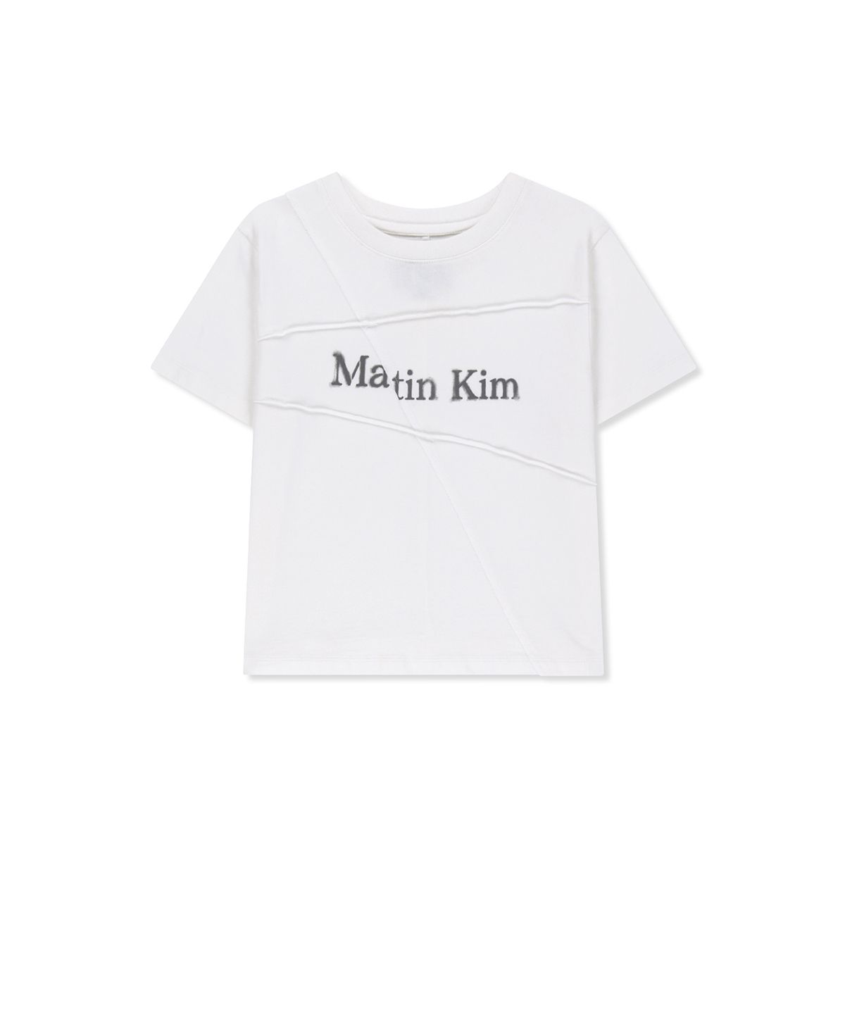 마뗑킴(MATIN KIM) DIAGONAL CUT LOGO CROP TOP IN WHITE