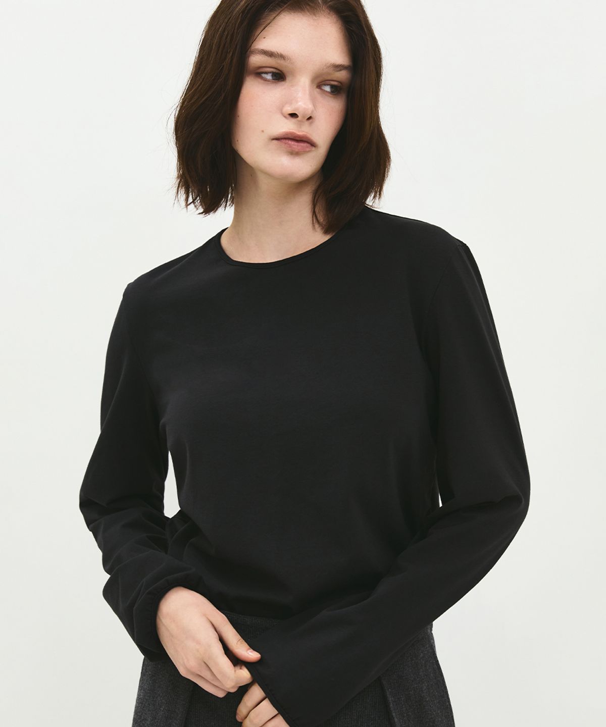러프사이드 화이트라벨(ROUGH SIDE WHITE LABEL) Pipin Long Sleeve Ash Black