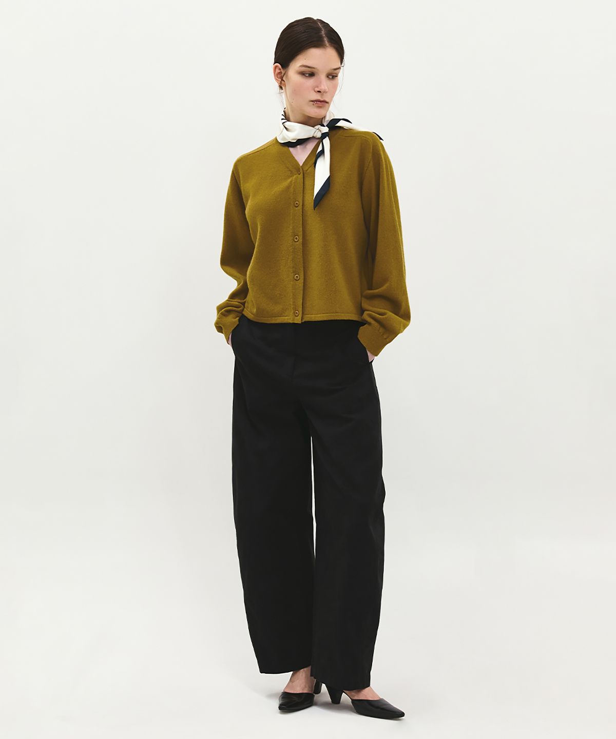 러프사이드 화이트라벨(ROUGH SIDE WHITE LABEL) Stub Cardigan Mustard