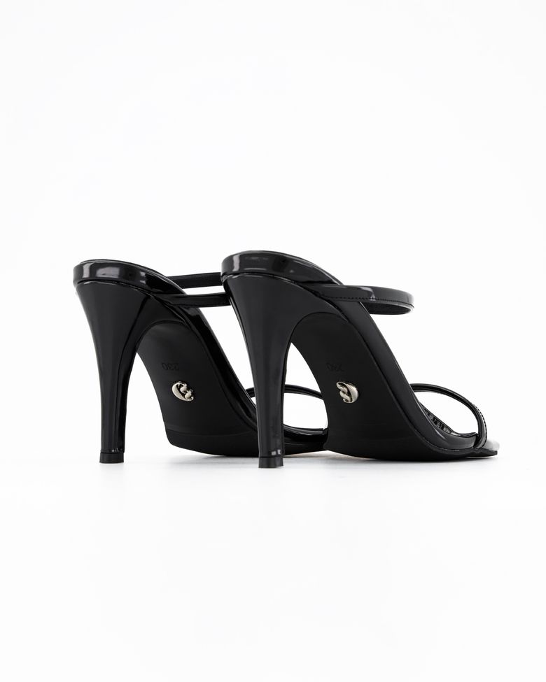 CS PATENT STRAP HEELS (BLACK, 9.5cm)