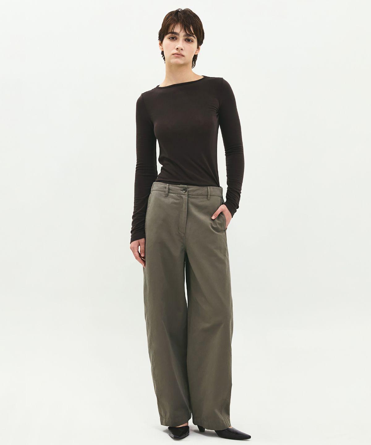 러프사이드 화이트라벨(ROUGH SIDE WHITE LABEL) Elastic Curved Pants Mud