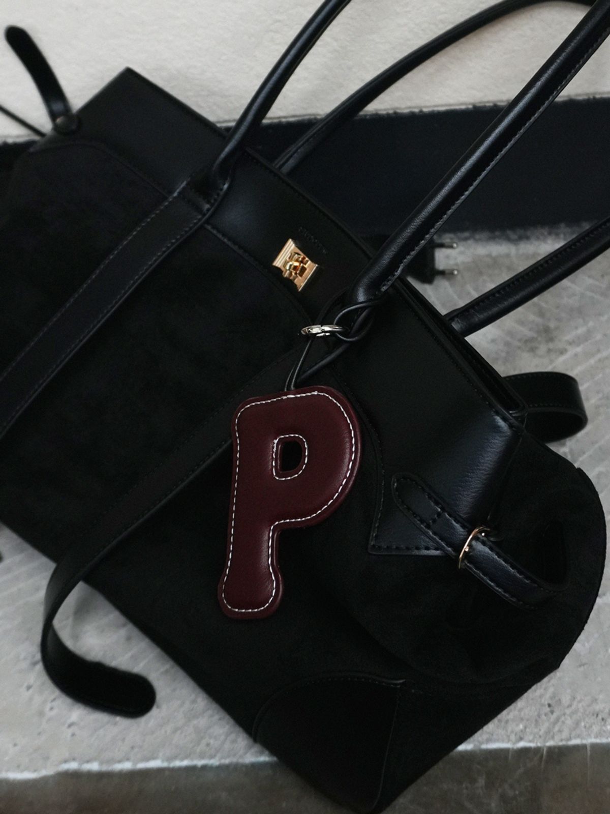 데누(DENU) Alphabet Pendant Holder [Y,H,S,M,P]