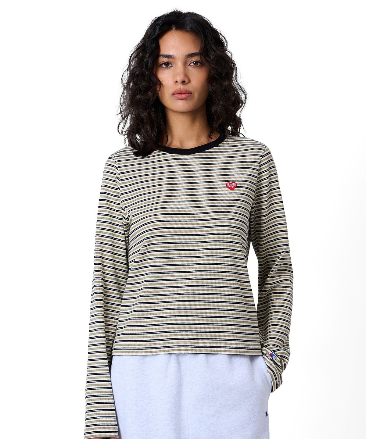 챔피온(CHAMPION) 여성 하트 로고 스트라이프 롱슬리브 Black