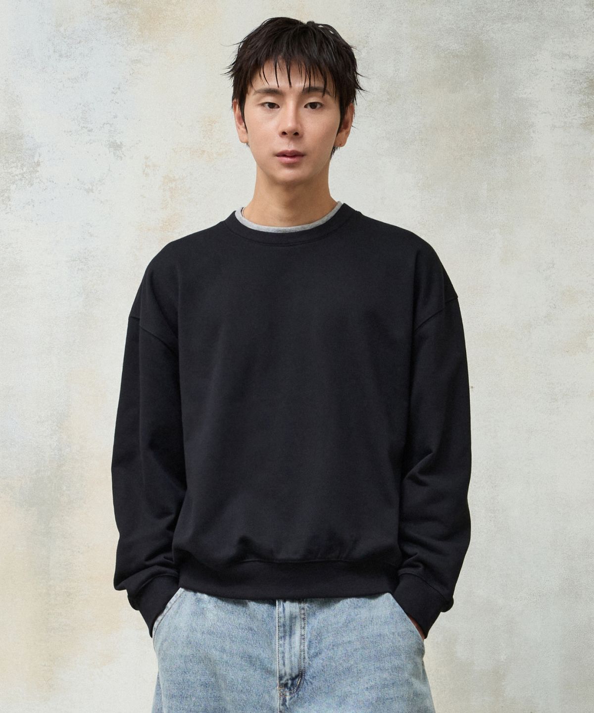 에이지오디(AGOD) 레이어드 크루넥 스웨트셔츠 [블랙]