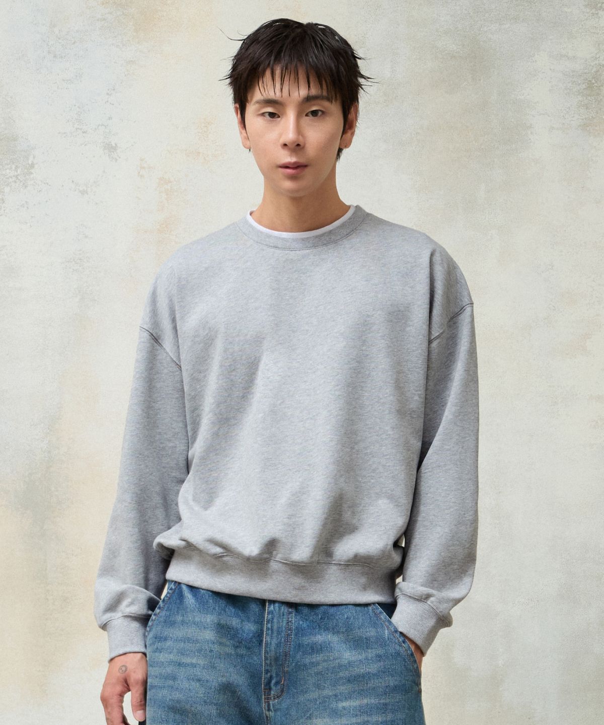 에이지오디(AGOD) 레이어드 크루넥 스웨트셔츠 [그레이]