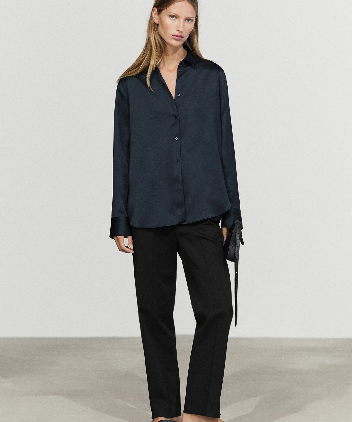 마시모두띠(MASSIMO DUTTI) 새틴 플루이드 셔츠