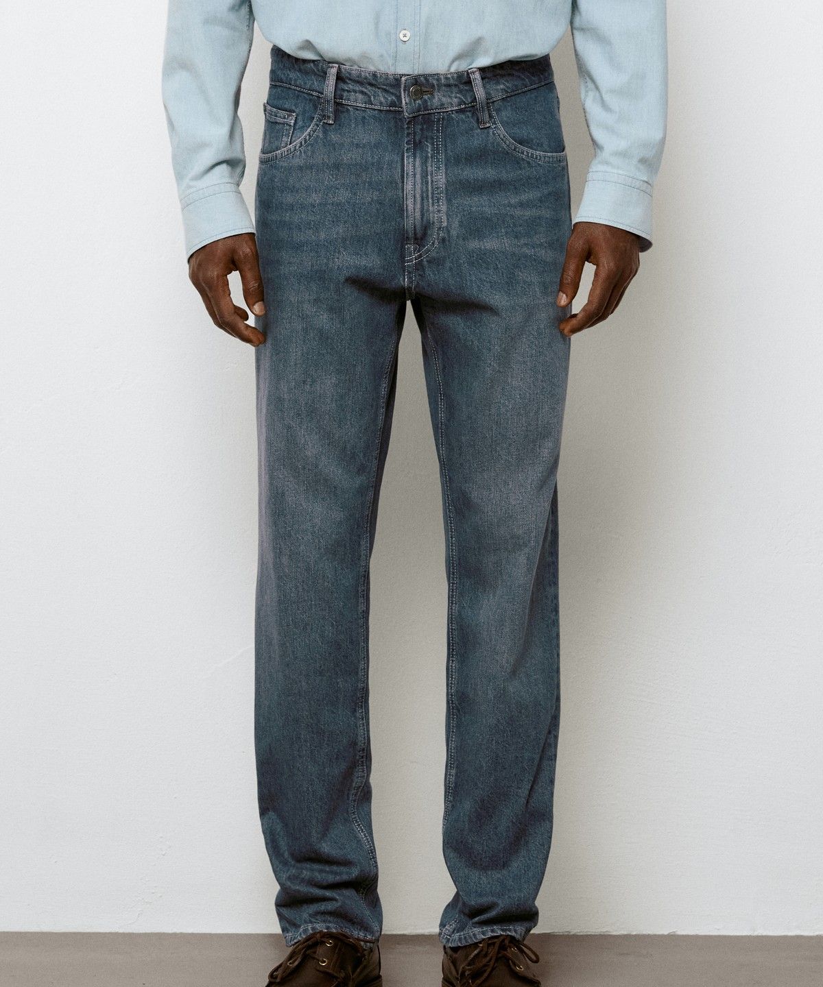 마시모두띠(MASSIMO DUTTI) 테이퍼드 핏 진