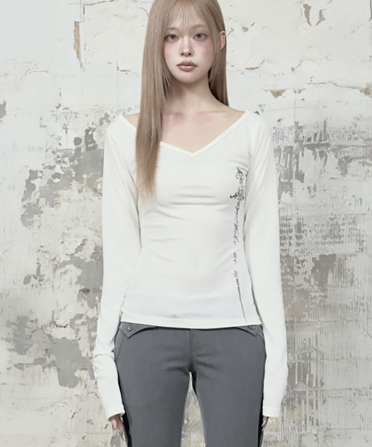 에트오소메(ETRE AU SOMMET) Back Double Cross Printing Long Sleeve (White)
