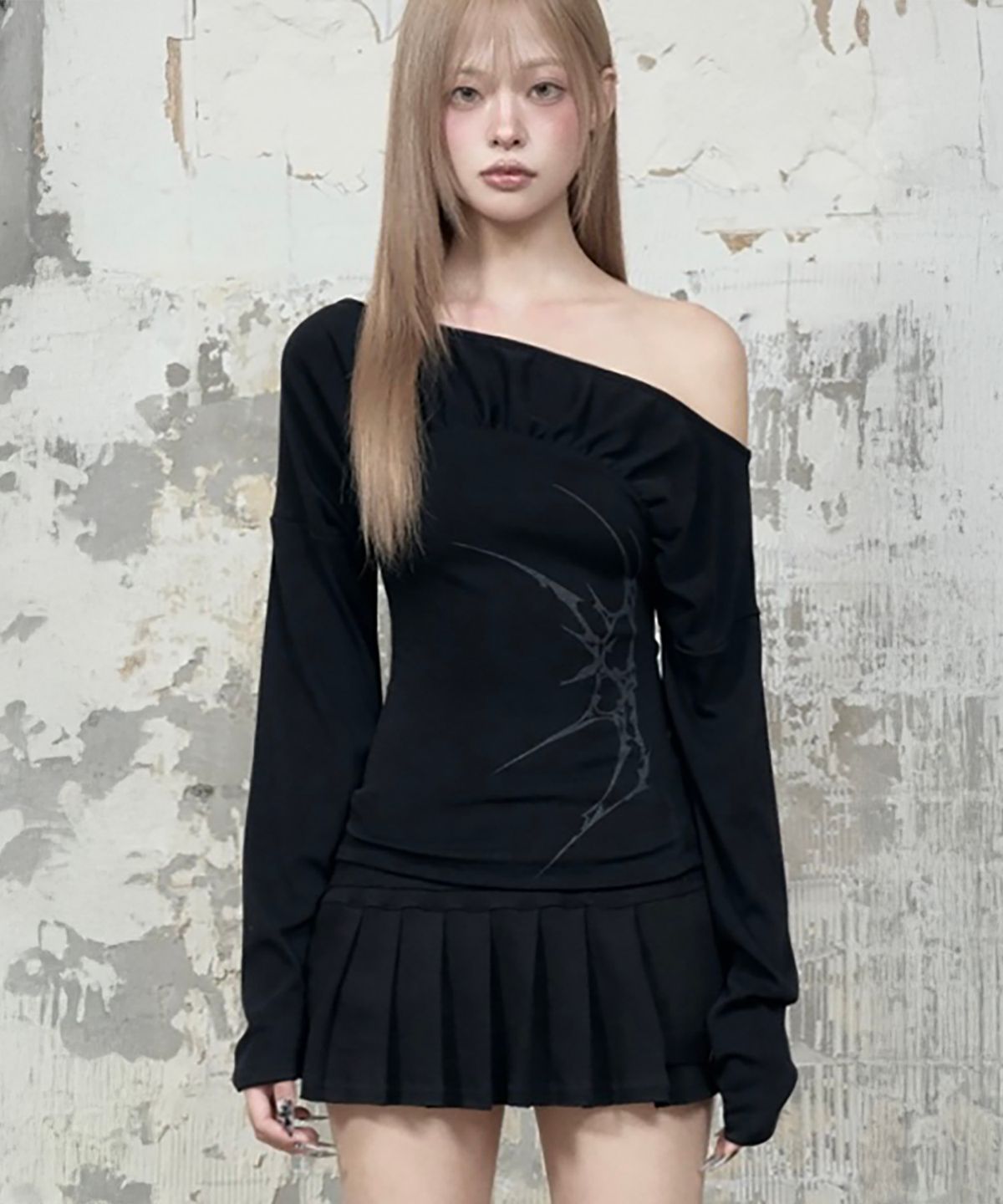 에트오소메(ETRE AU SOMMET) Glam Drape Shirring Long Sleeve (Black)
