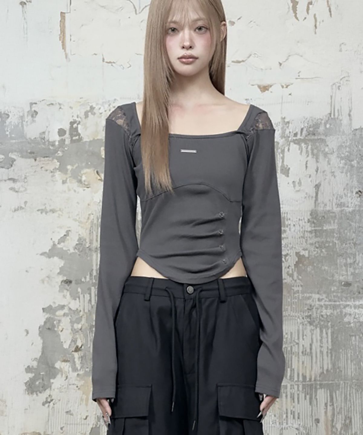 에트오소메(ETRE AU SOMMET) Bust Line Pintuck Detail Long Sleeve (Dark Gray)