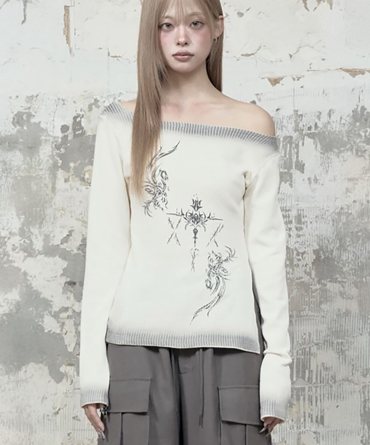 에트오소메(ETRE AU SOMMET) Dirty Wash Lettering Long Sleeve (Cream)