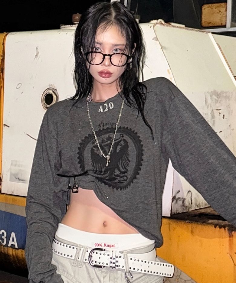 GT188 429 키마이라 엠블럼 빈티지 커프스 디테일 롱슬리브 (CHARCOAL GRAY)