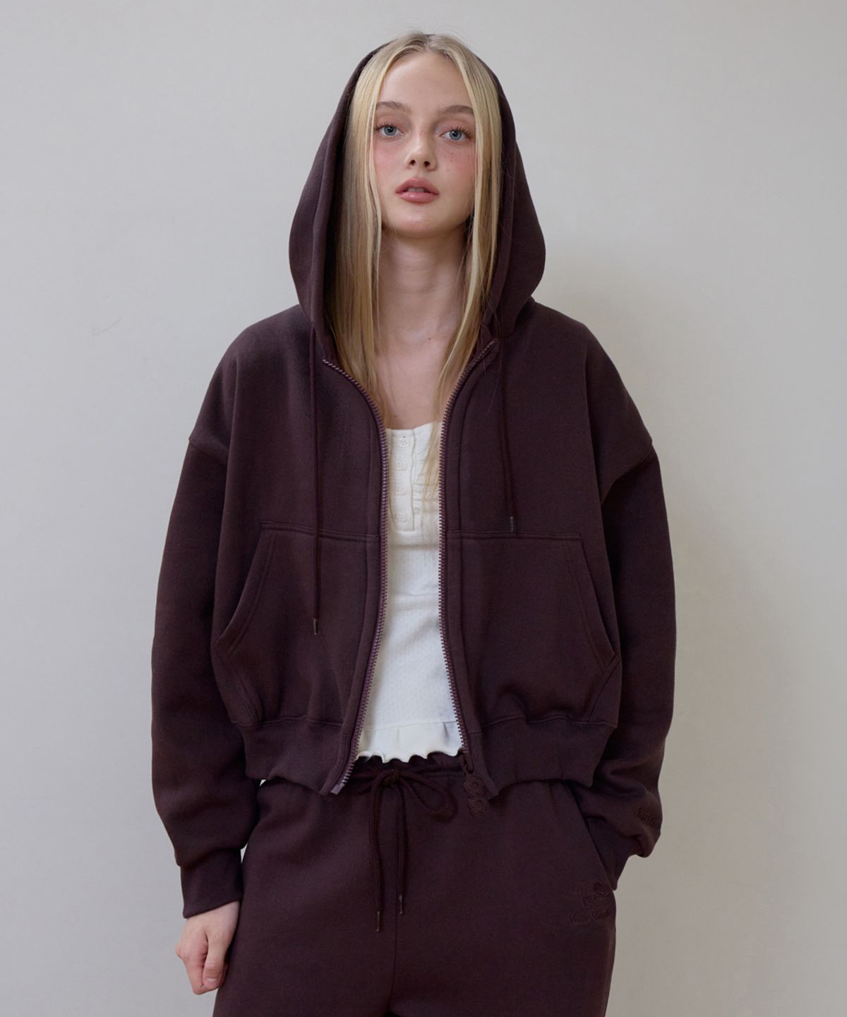 로제프란츠(ROSEFRANTZ) Rose Embroidery Hood Zip-up [Brown]