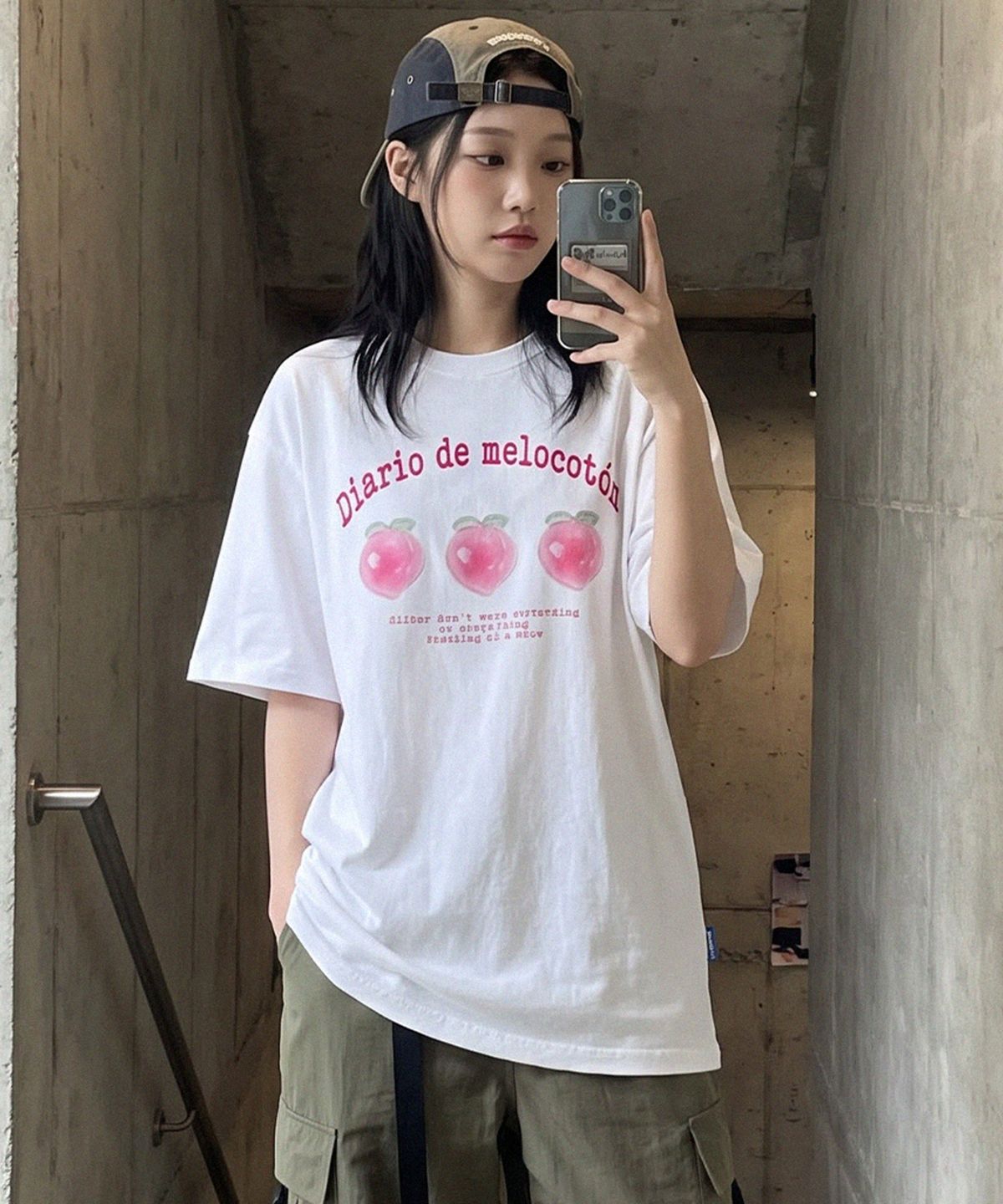 트립션(TRIPSHION) PEACH DIARY 그래픽 티셔츠 - 2 컬러