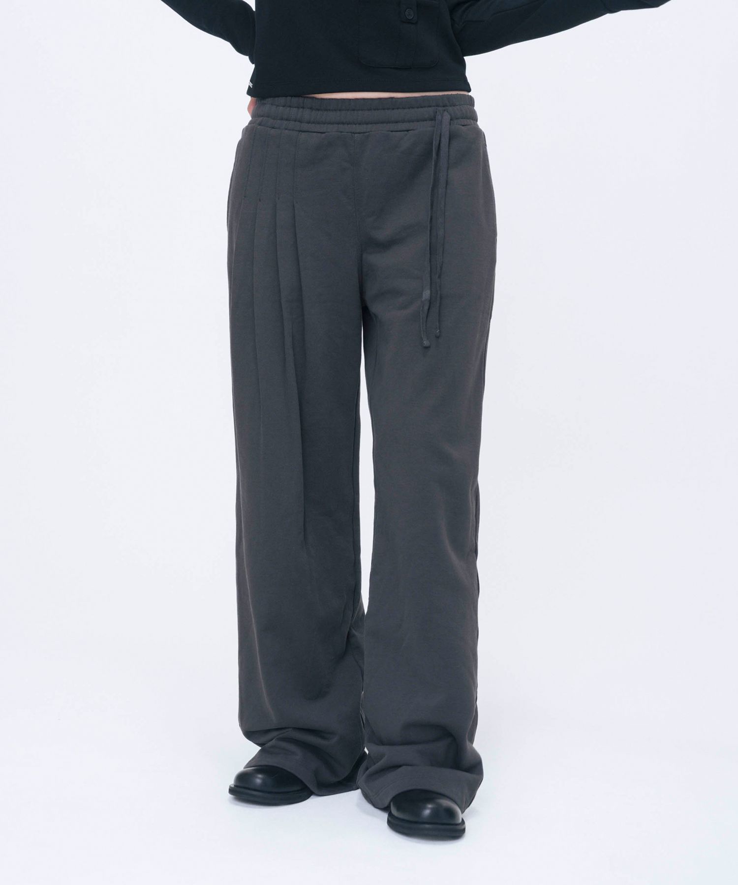 미세키서울(MISEKI SEOUL) Ribbed layered shirring pants CHARCOAL