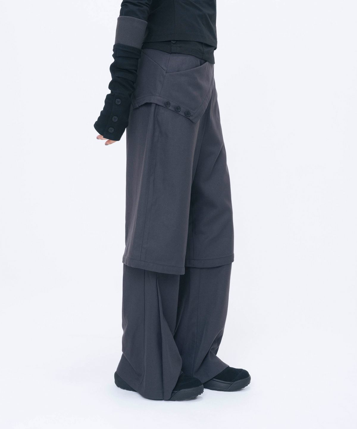 미세키서울(MISEKI SEOUL) Flip bermuda layered pants SET CHARCOAL