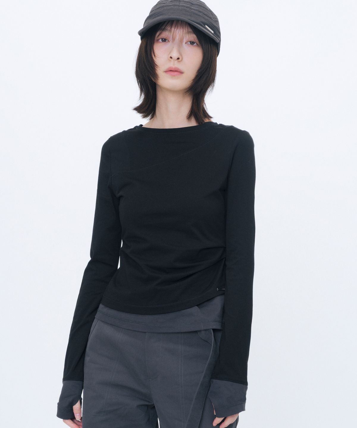 미세키서울(MISEKI SEOUL) Asymmetric contrast long sleeve BLACK