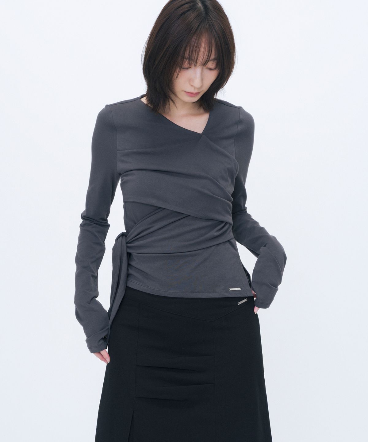 미세키서울(MISEKI SEOUL) Tie-up layered long sleeve CHARCOAL