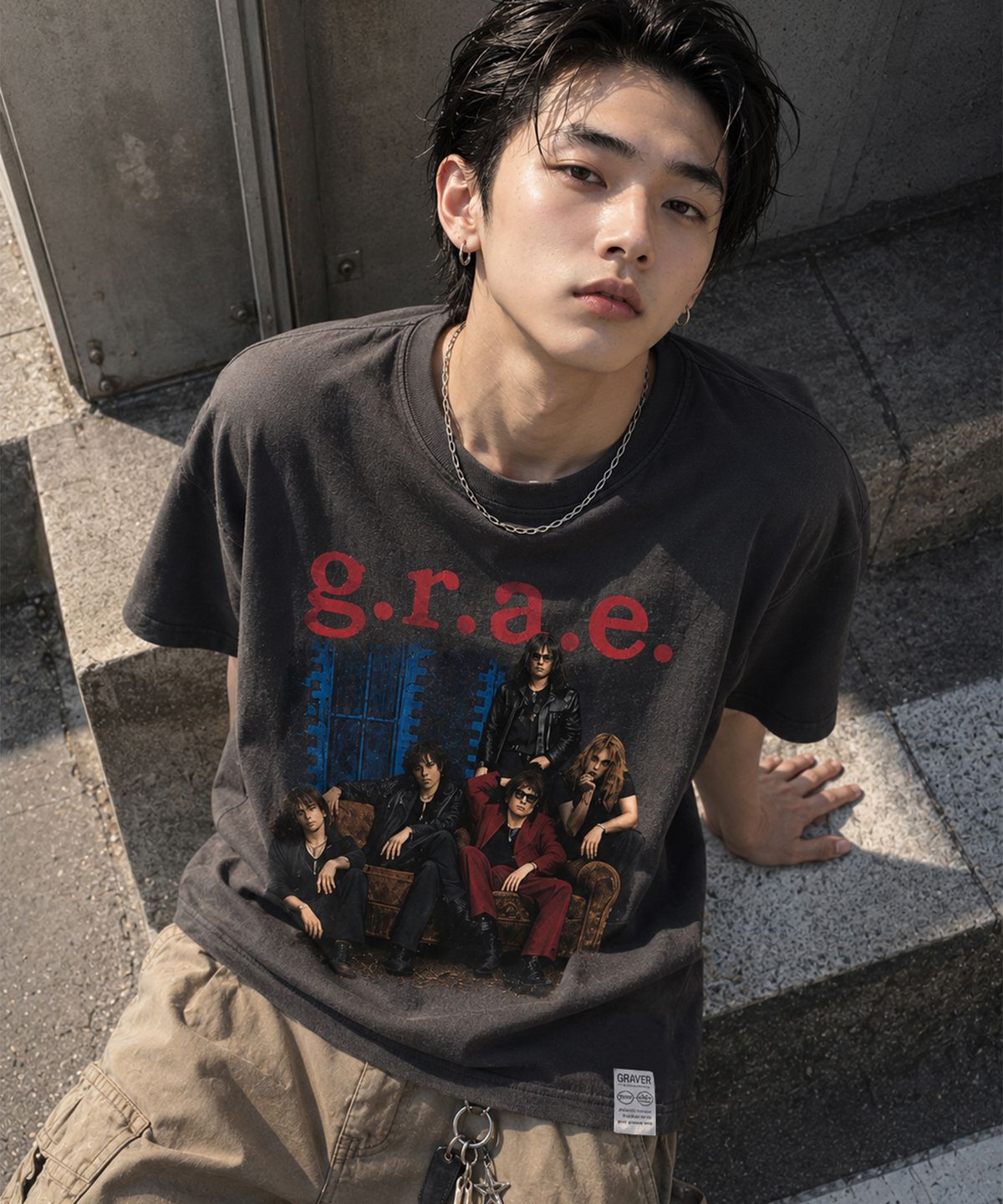그레이버 오디너리(GRAVER ORDINARY) [ODNR UNISEX]5 Guys 반팔 티셔츠_CHARCOAL