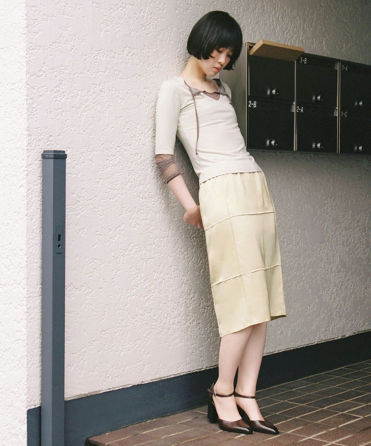 모링가(MORINGA) Lace Pintuck Satin Skirt Lime