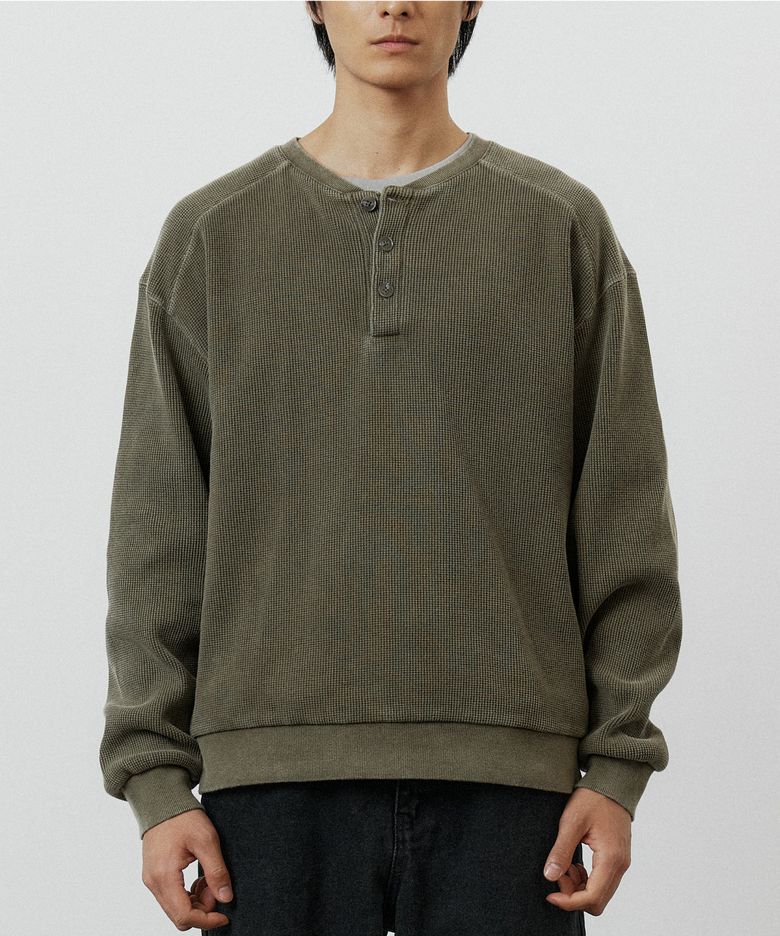 VINTAGE WASHED WAFFLE HENLEY NECK SWEATSHIRT (OLIVE DRAB)