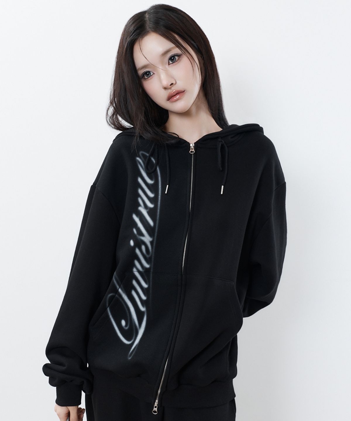 러브이즈트루(LUVISTRUE) RL CROSS COLORSTONE HOOD ZIP UP(BLACK)