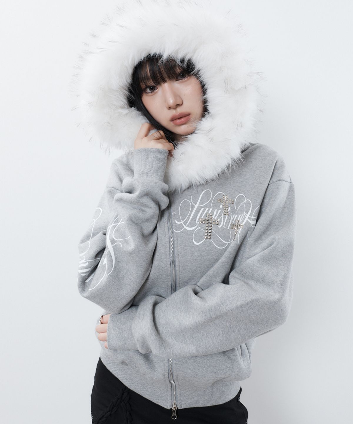 러브이즈트루(LUVISTRUE) RL CROSS LETTERING FUR HOOD ZIP UP(GRAY)