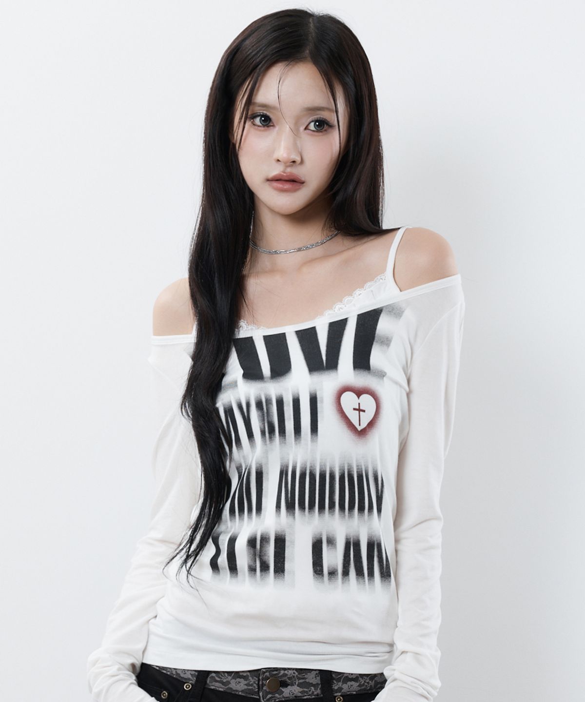 러브이즈트루(LUVISTRUE) RL DISTORTED LETTERING TEE(WHITE)