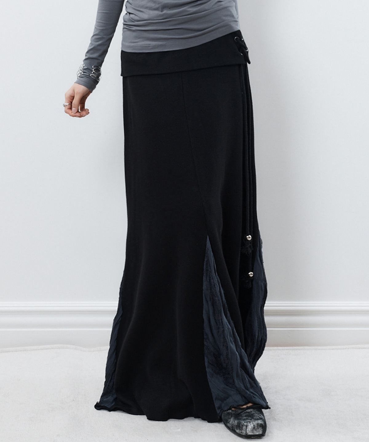 러브이즈트루(LUVISTRUE) RL FOLDING LONG SKIRT(BLACK)