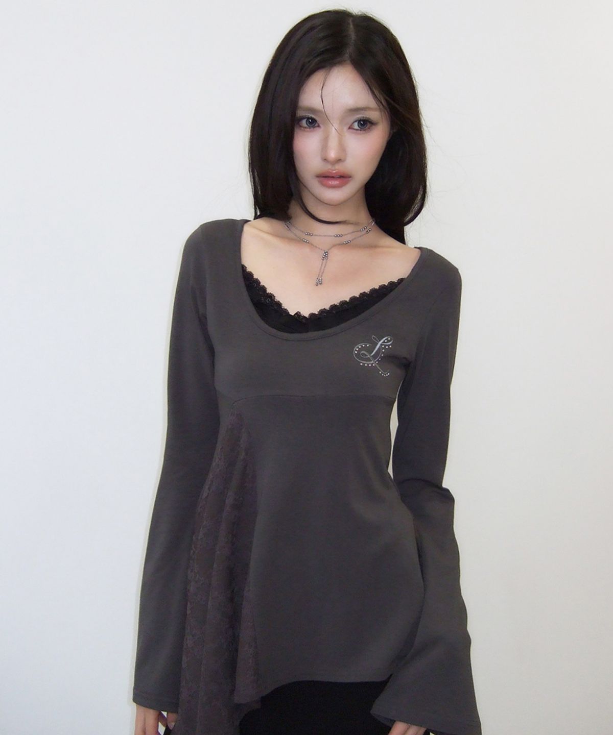 러브이즈트루(LUVISTRUE) RL LAYERED LACE TEE(CHARCOAL)