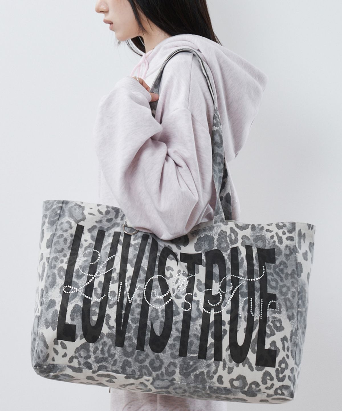 러브이즈트루(LUVISTRUE) RL LETTERING TOTE BAG(LEOPARD)