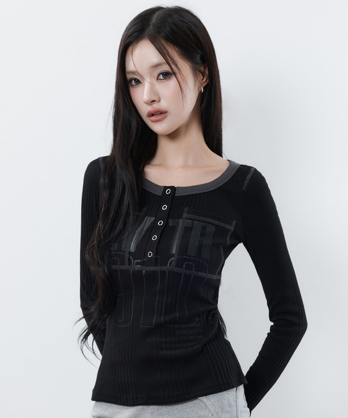러브이즈트루(LUVISTRUE) RL LVTR 910 TEE(BLACK)