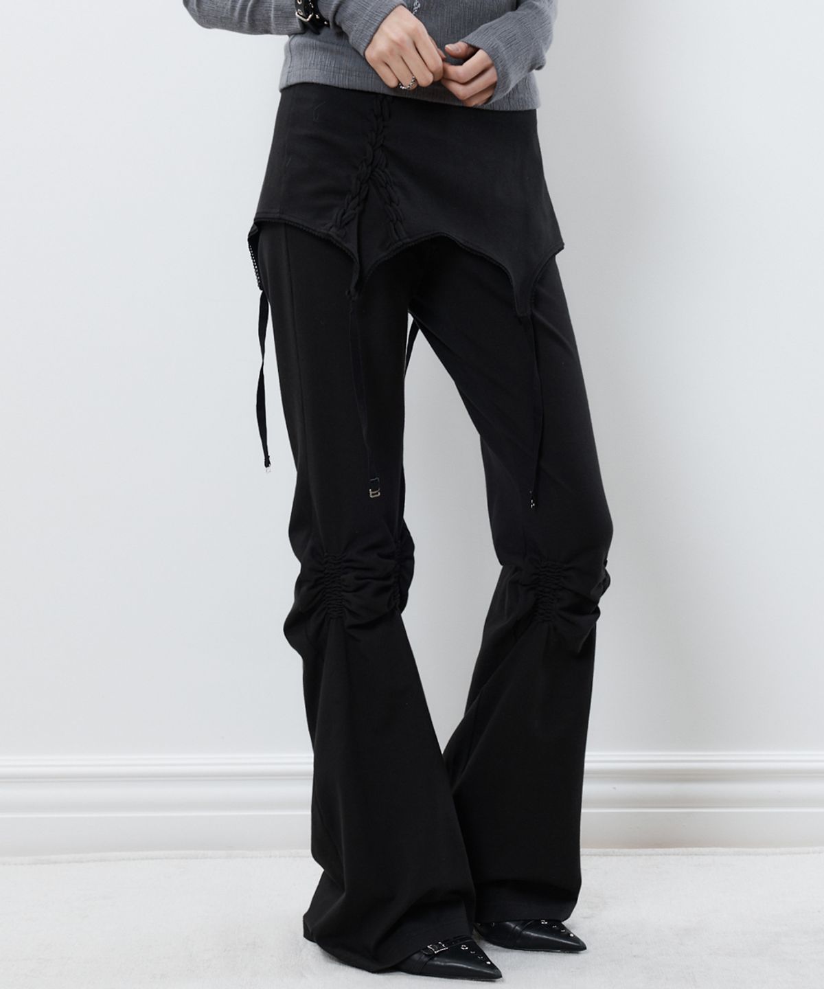 러브이즈트루(LUVISTRUE) RL SHIRRING BOOTSCUT PANTS(BLACK)
