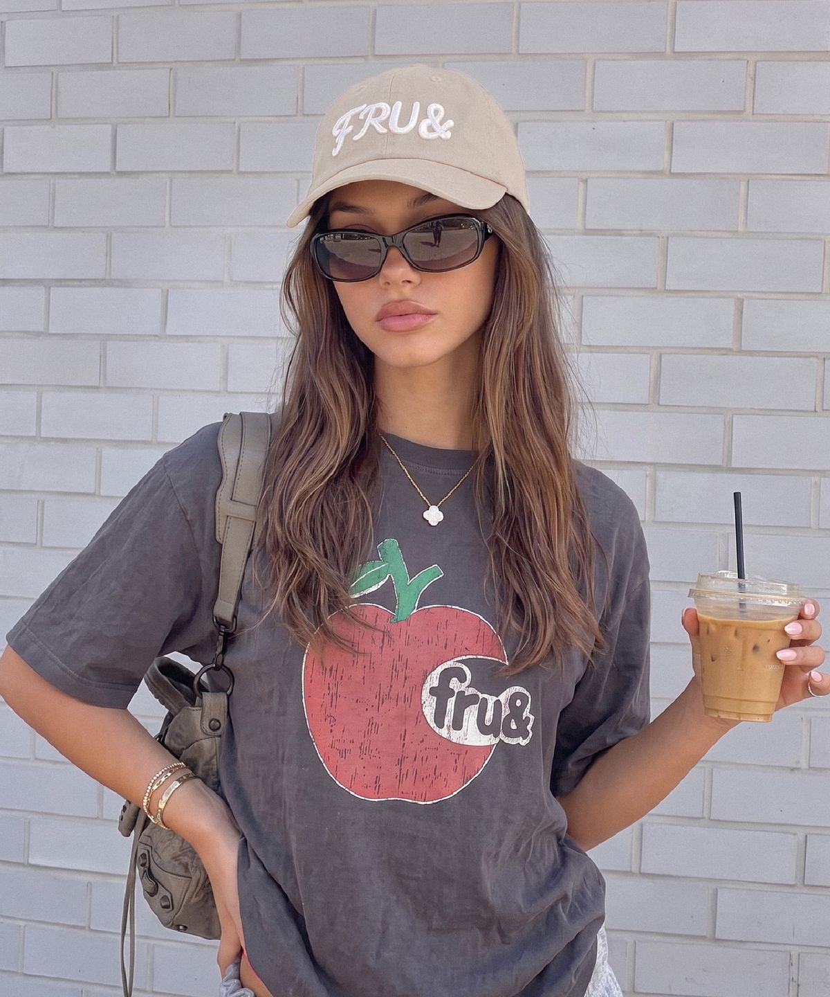 프루앤(FRUAND) GRAPHIC T-SHIRT_CHARCOAL