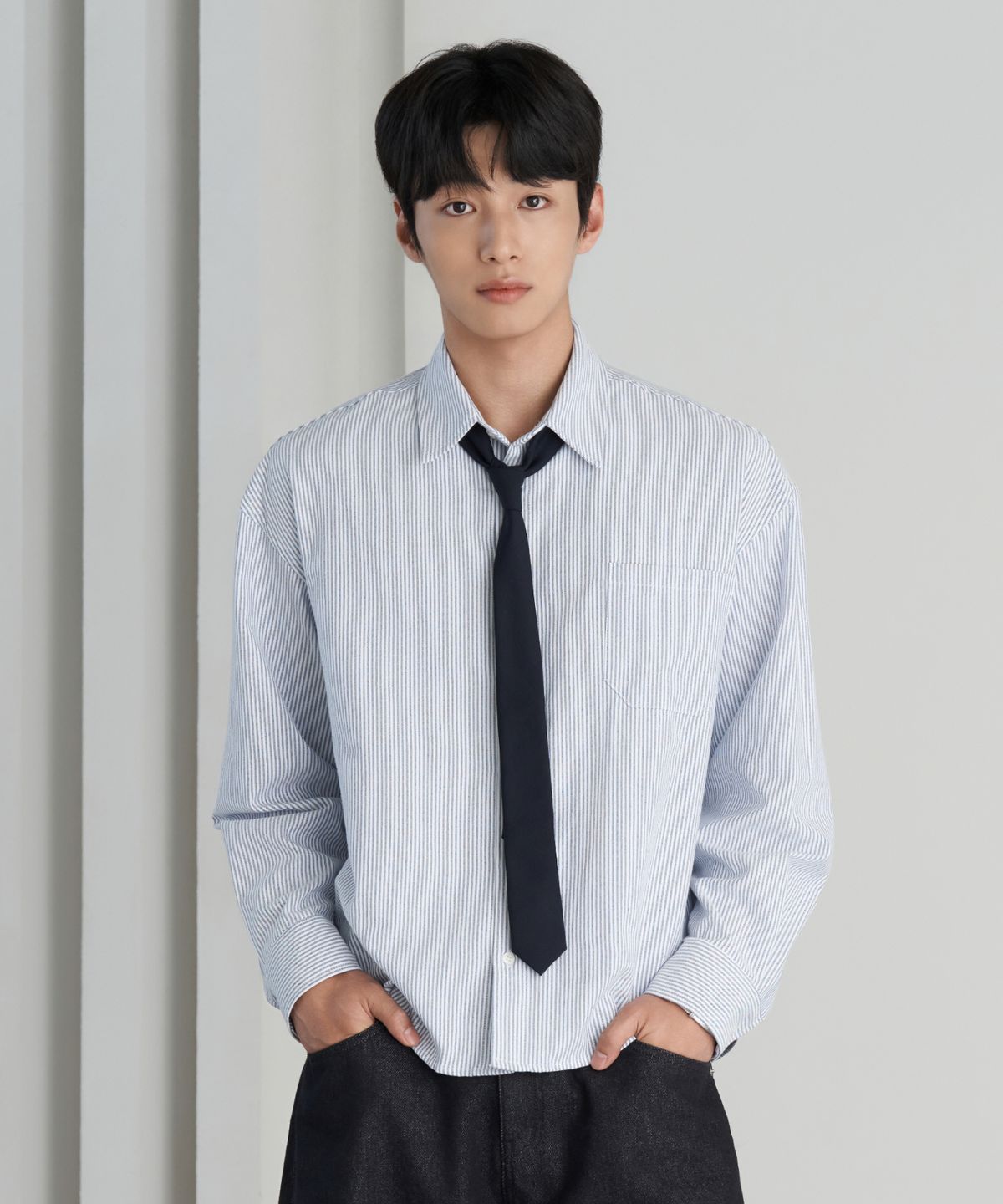 효지(HYOJI) 26 FW 스트라이프 세미 크롭 옥스포드 셔츠 (2컬러)