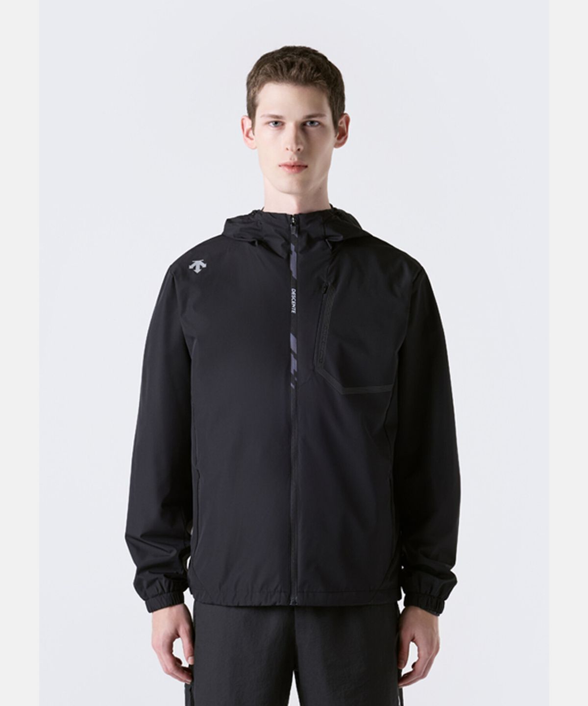 데상트(DESCENTE) 메쉬 안감 바람막이 자켓 블랙 SR323RWB73