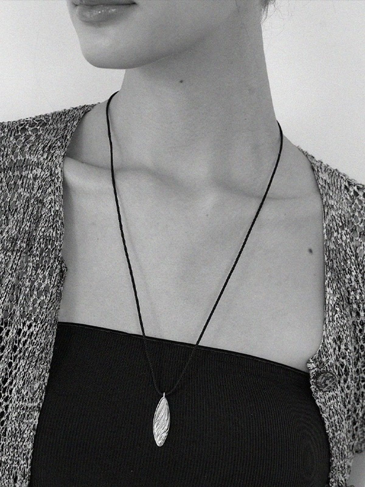 플릿(FLIT) SOAR STRING NECKLACE