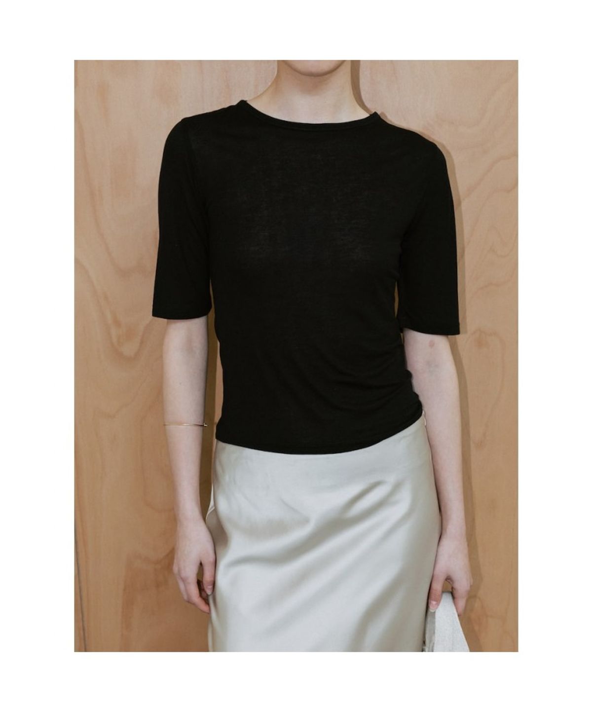 디애퍼처(THE APERTURE) Sheer Fitted Top  Black (TA6742A065)