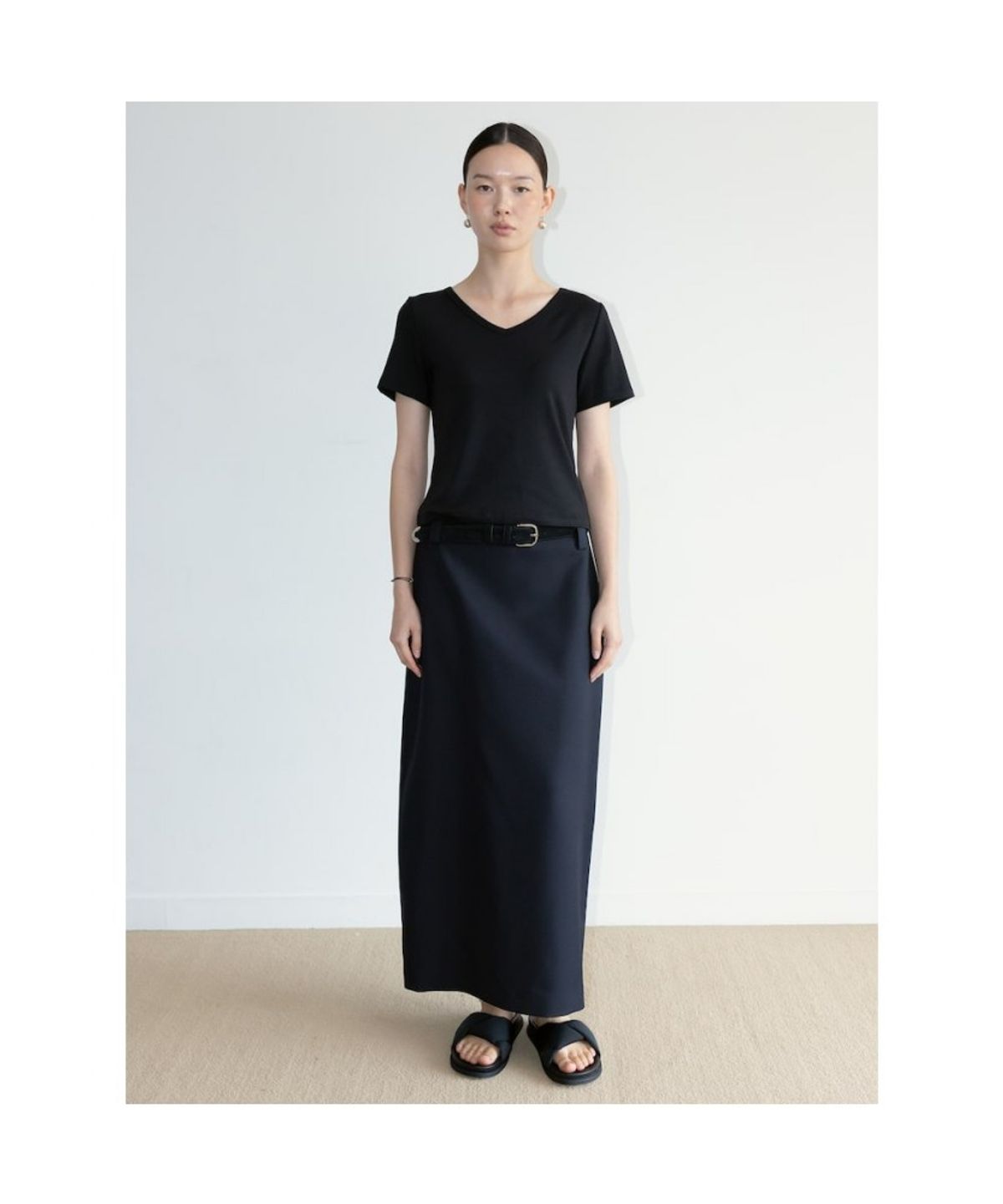 디애퍼처(THE APERTURE) Classic VNeck T Shirt  Black (TA6742A105)