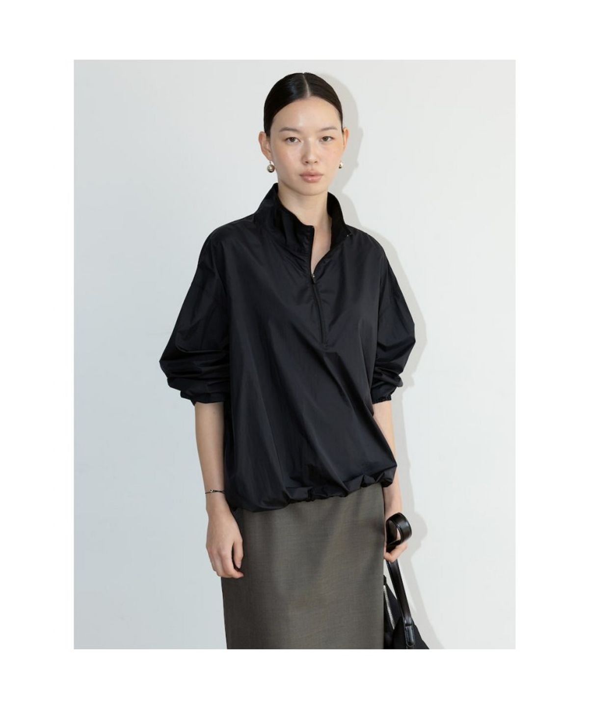 디애퍼처(THE APERTURE) Nylon Quarter ZipUp  Black (TA6764U035)