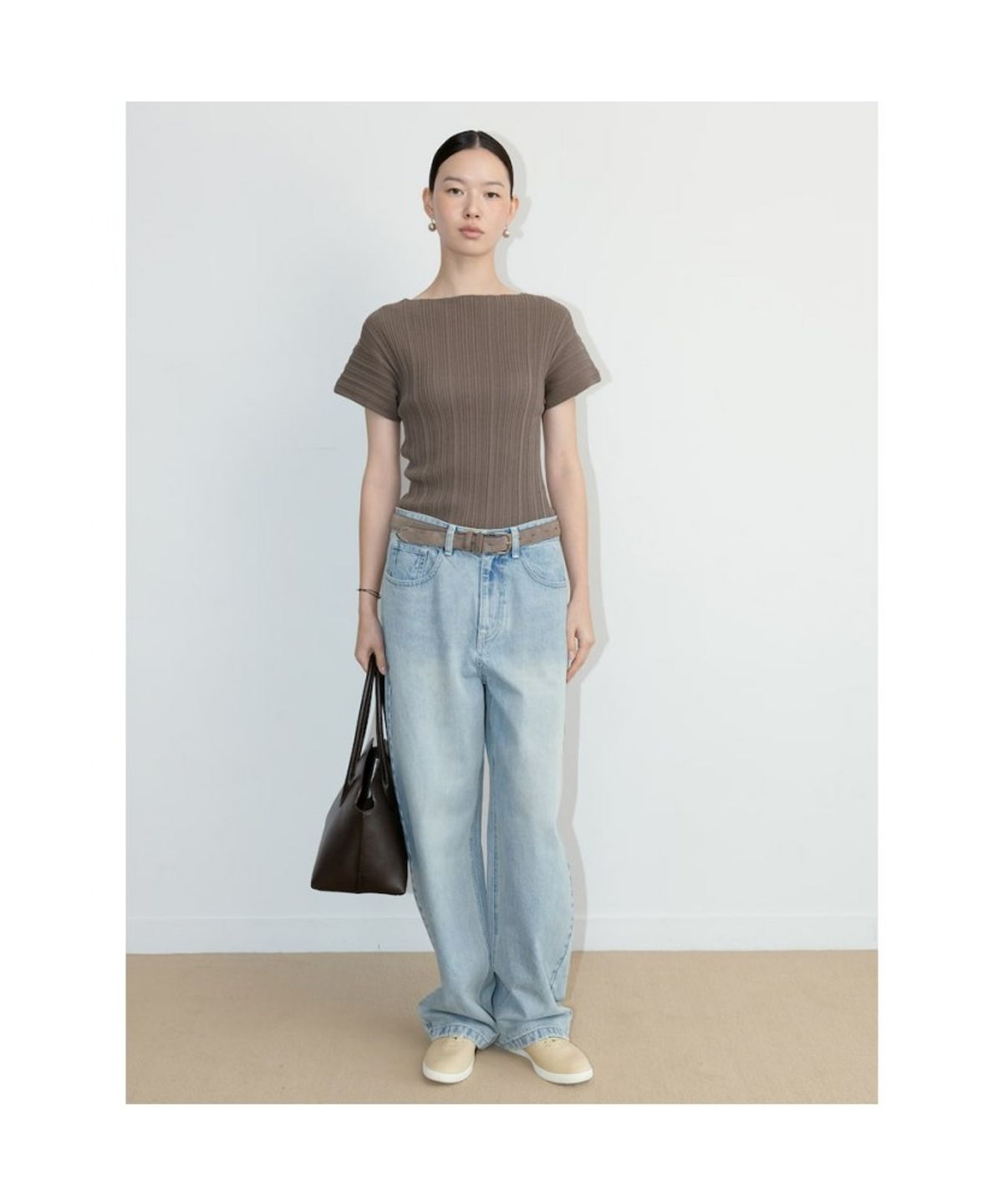 디애퍼처(THE APERTURE) Ohu Pleated Knit Top  Khaki (TA6751A09H)