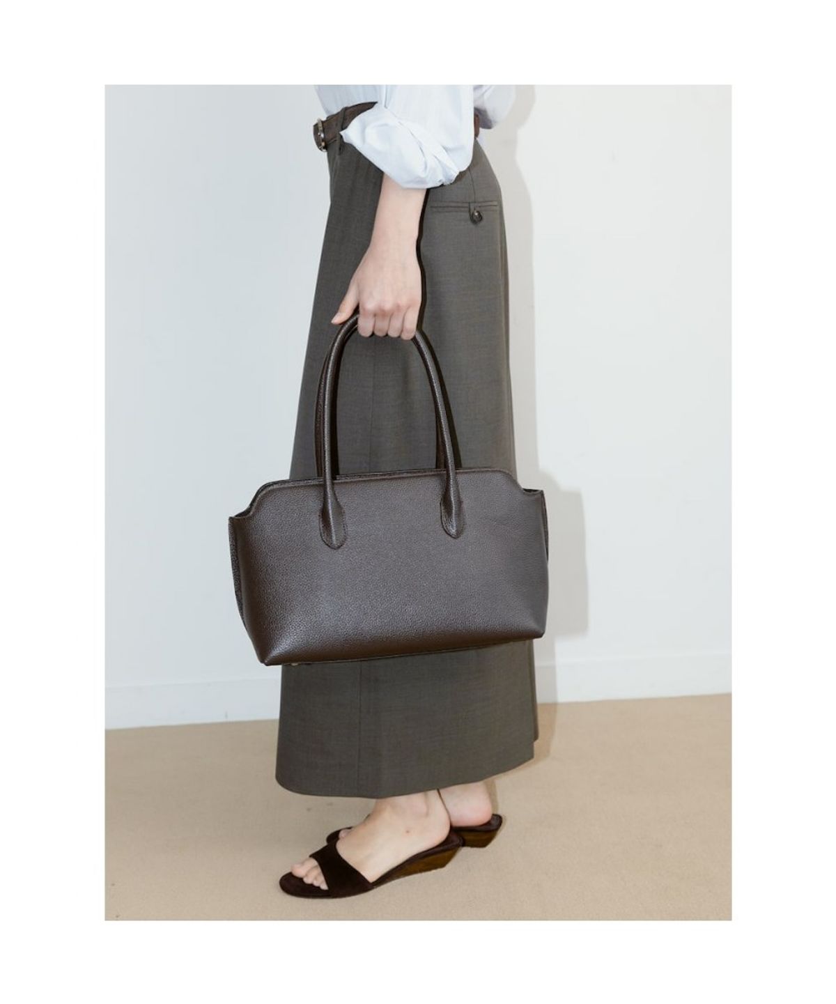 디애퍼처(THE APERTURE) Krish Leather Bag  Brown (TA67D4A01D)
